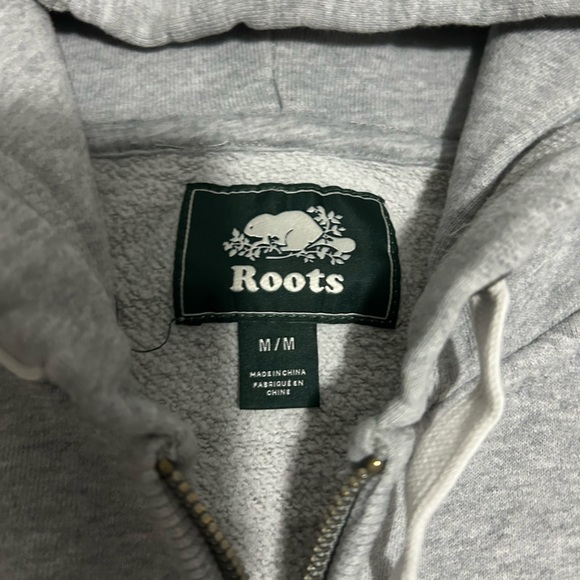 Men’s Zip-Up Roots Sweater - Picture 2 of 4